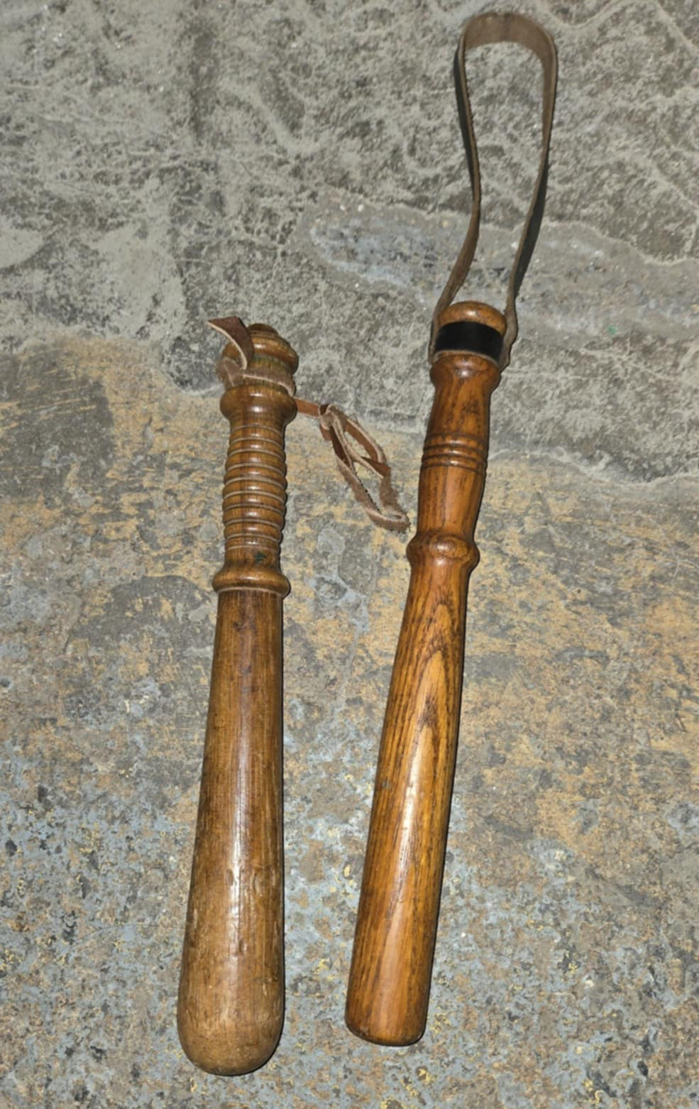 Matraques vintages en bois