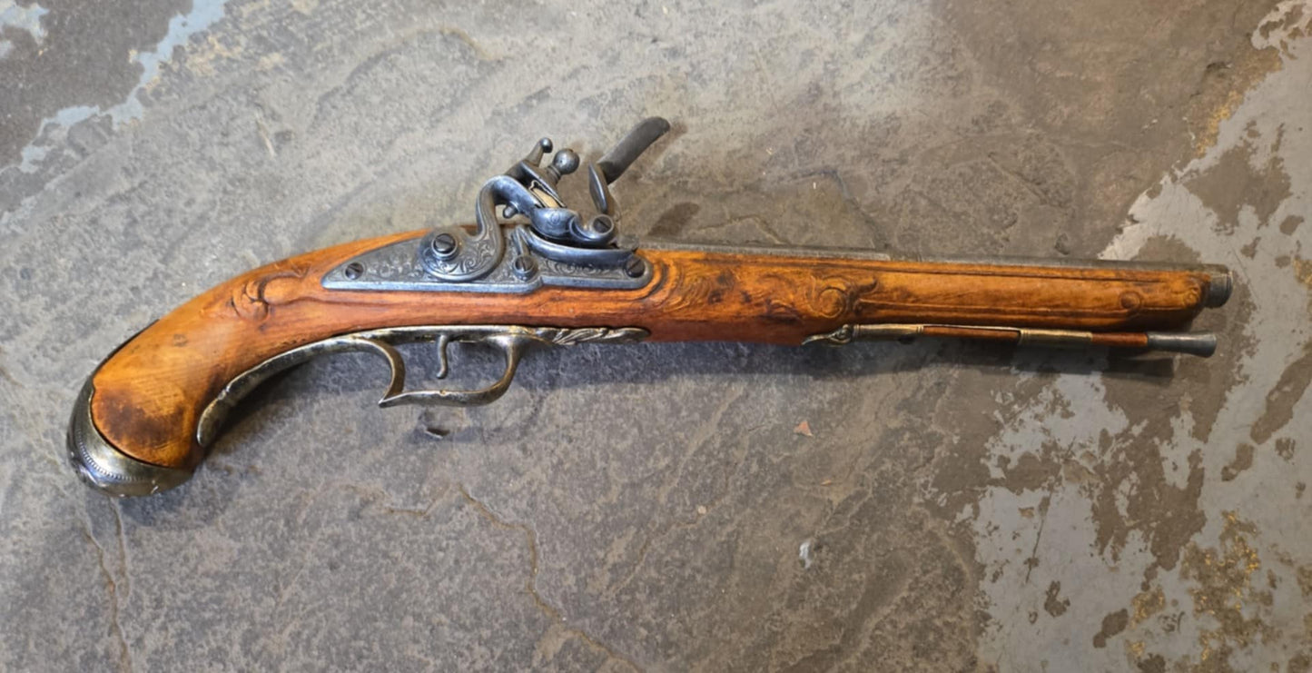 Réplique d'un pistolet à silex du 19e siècle