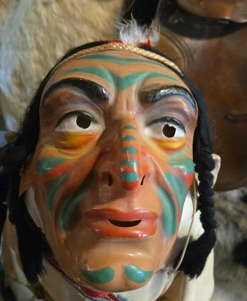 Masque d'Halloween vintage en plastique