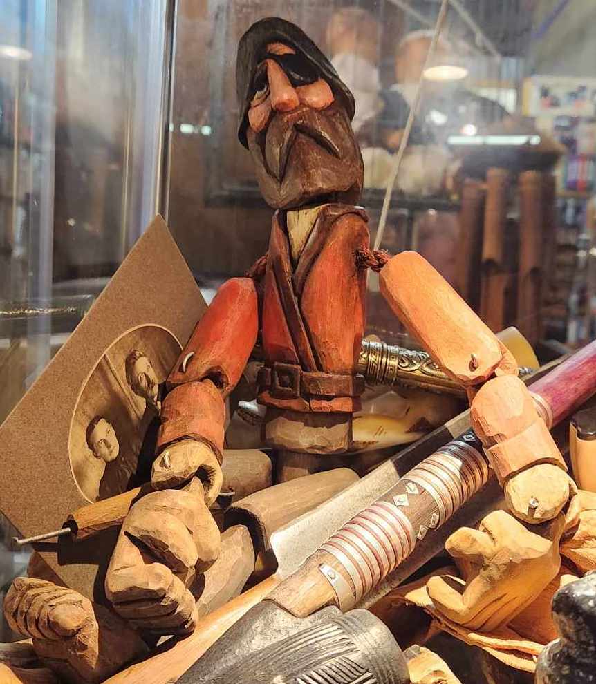 Marionnette/figurine pirate en bois