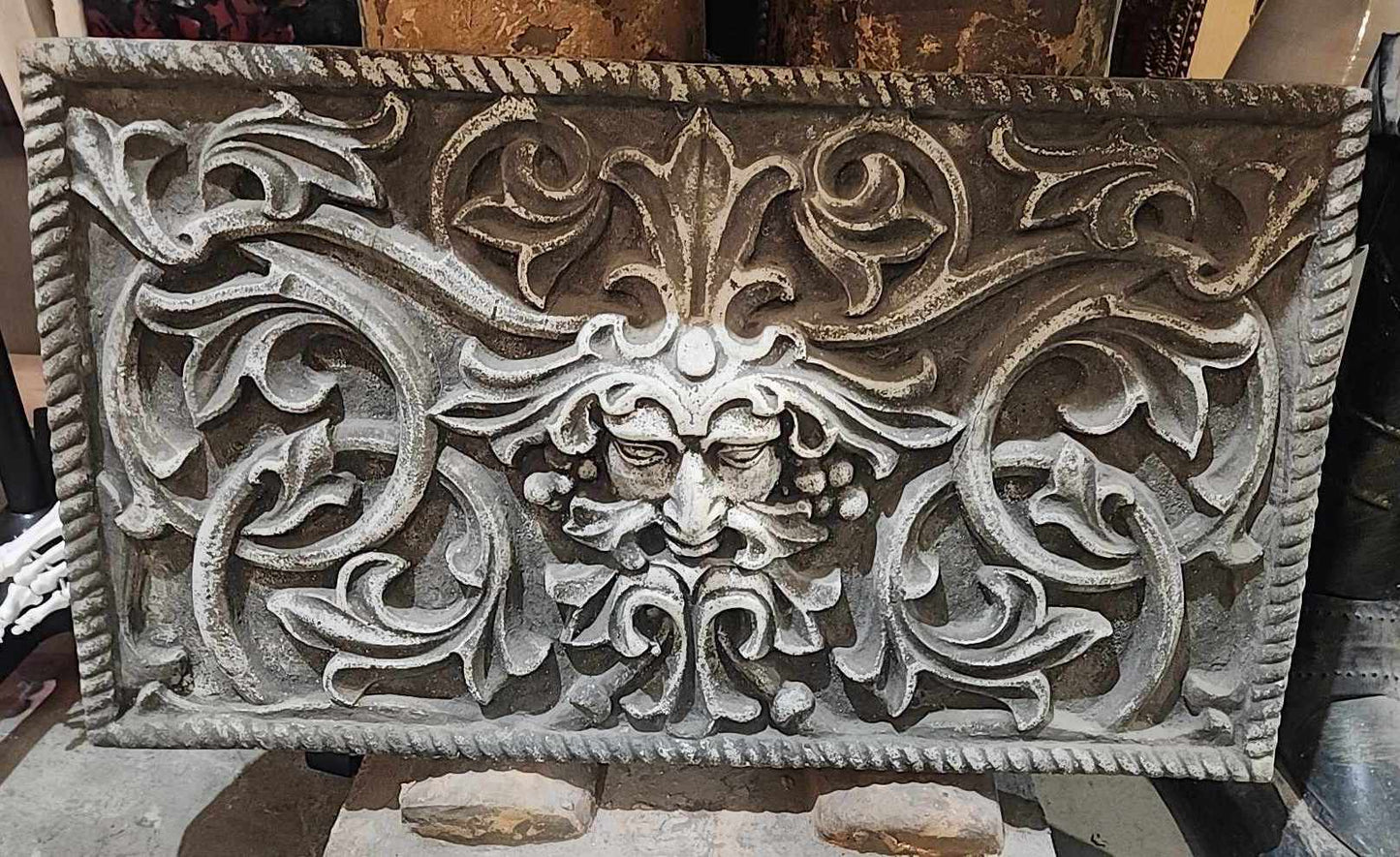 Sculpture Bas-Relief Dionysos en ciment