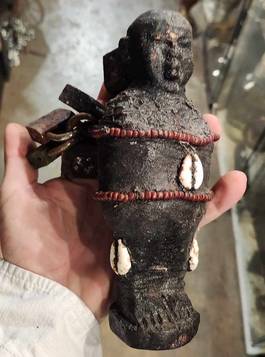 Petite sculpture du culte voodoo