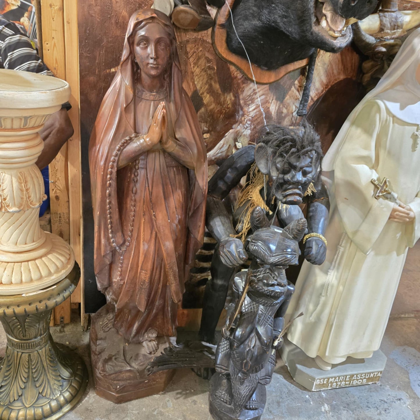 Statue de la Vierge Marie