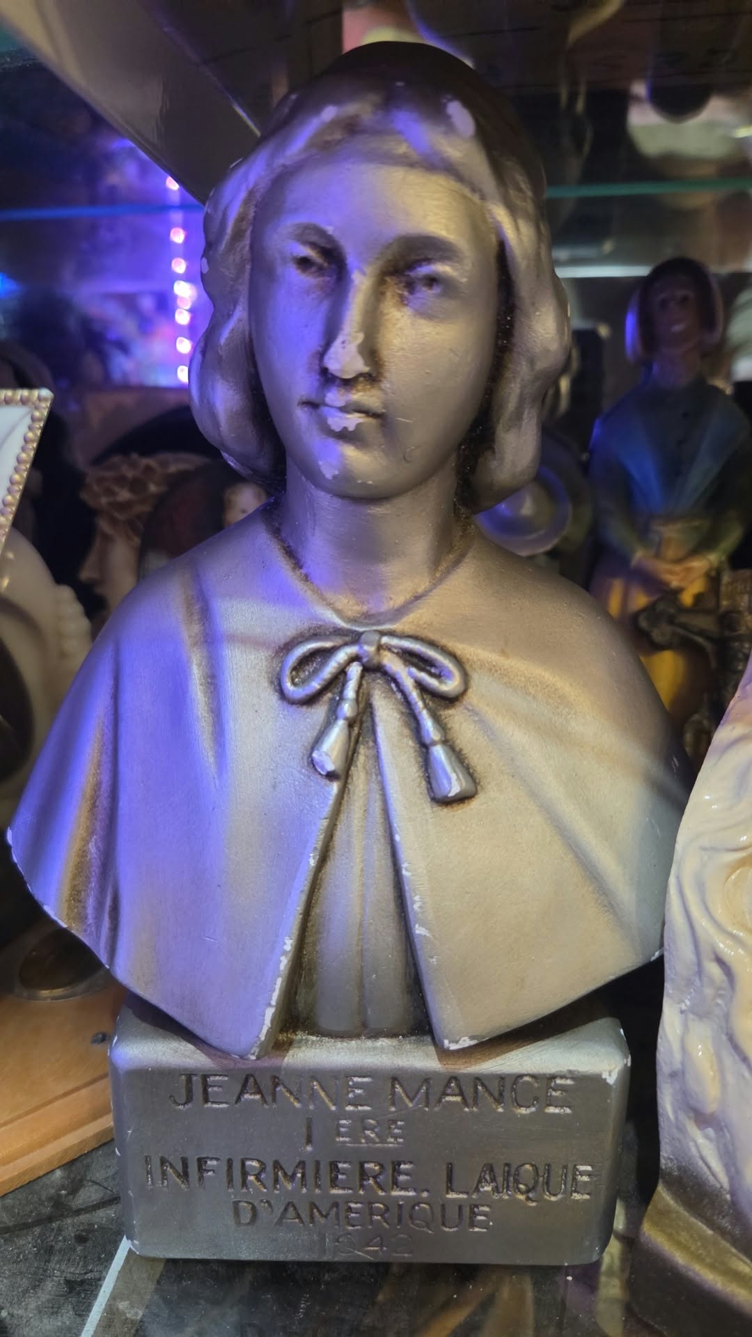 Buste en plâtre de Jeanne Mance