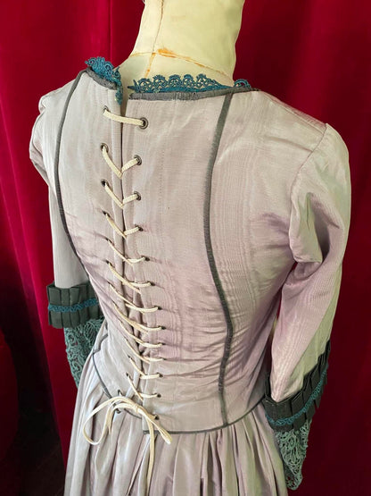 Robe style victorien avec corset