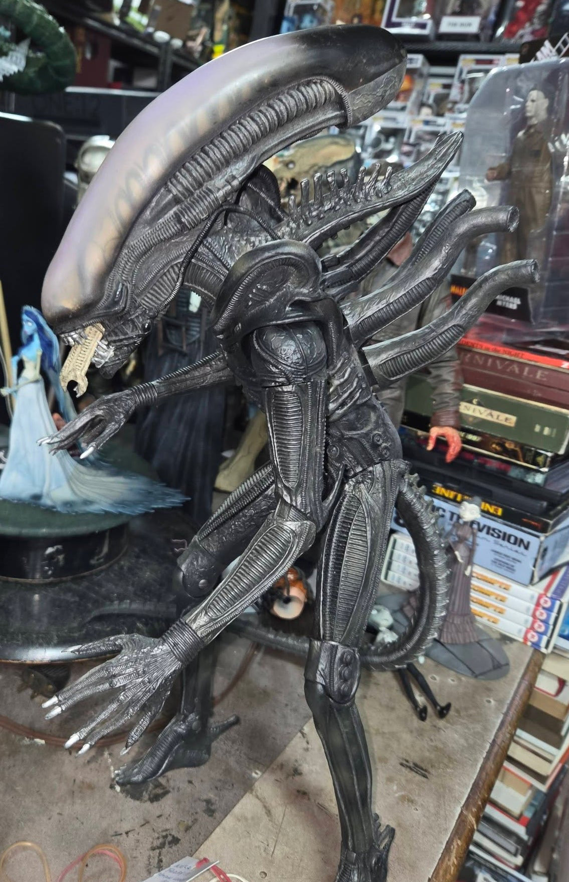 Figurine Alien NECA de 18 pouces