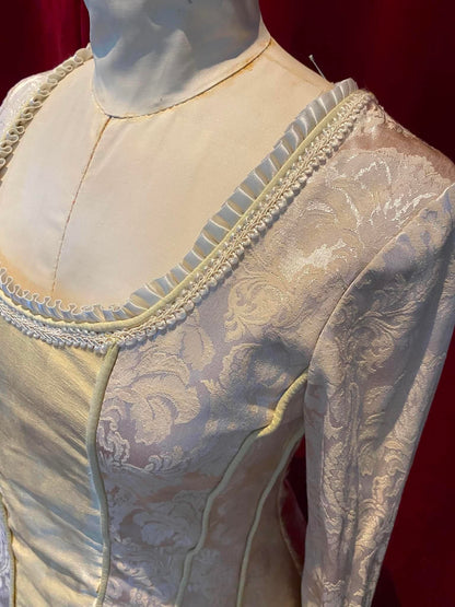 Reproduction robe de mariée style Renaissance