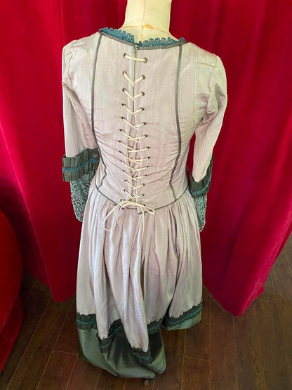 Robe style victorien avec corset