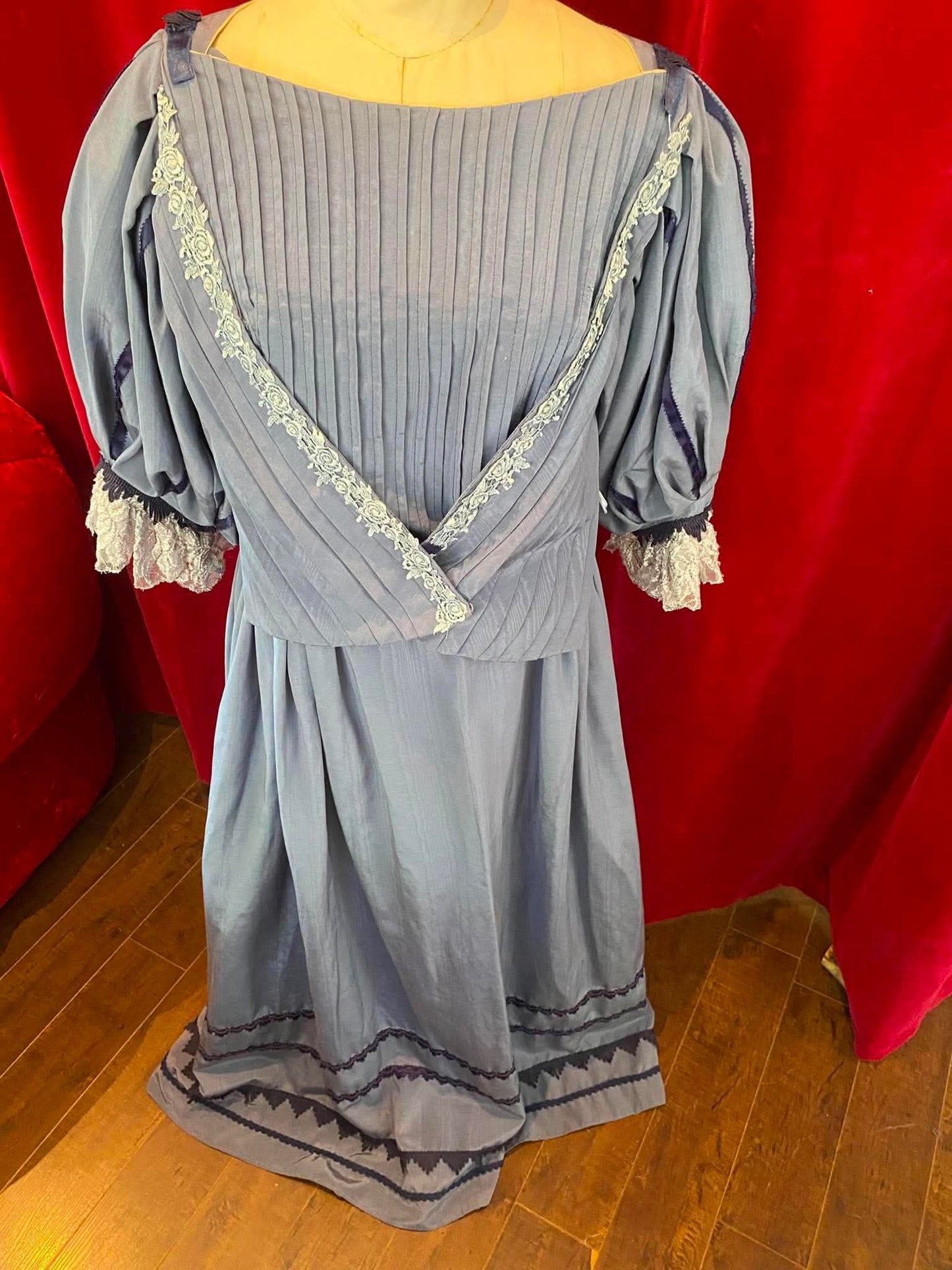 Ensemble Robe style victorien