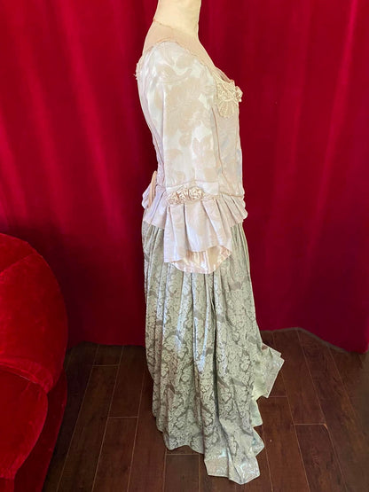 Robe de style géorgien ou de la Renaissance