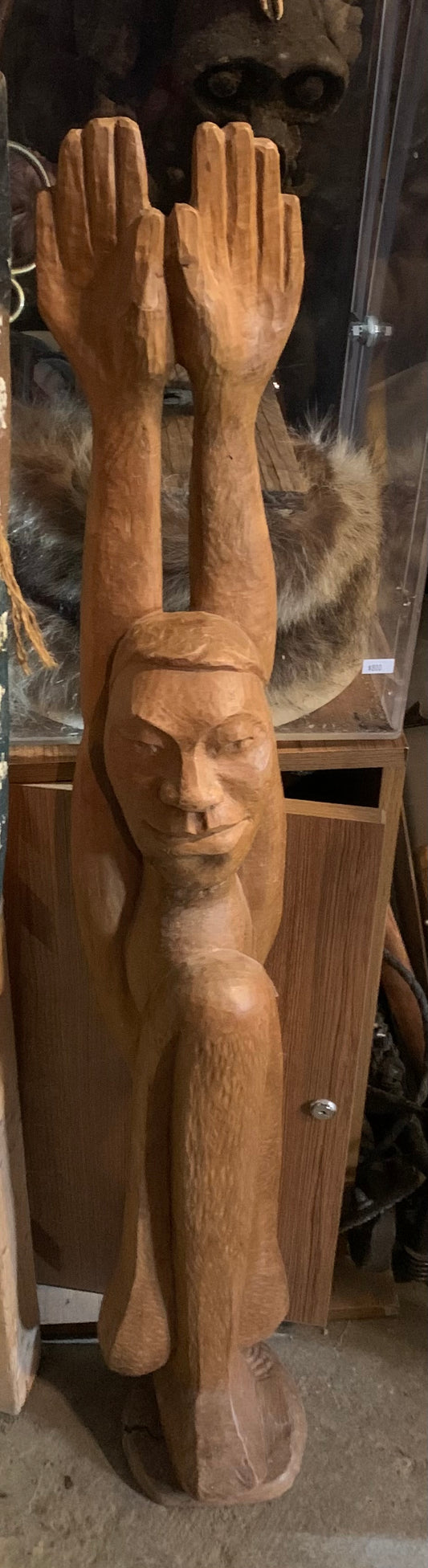 Statue de bois