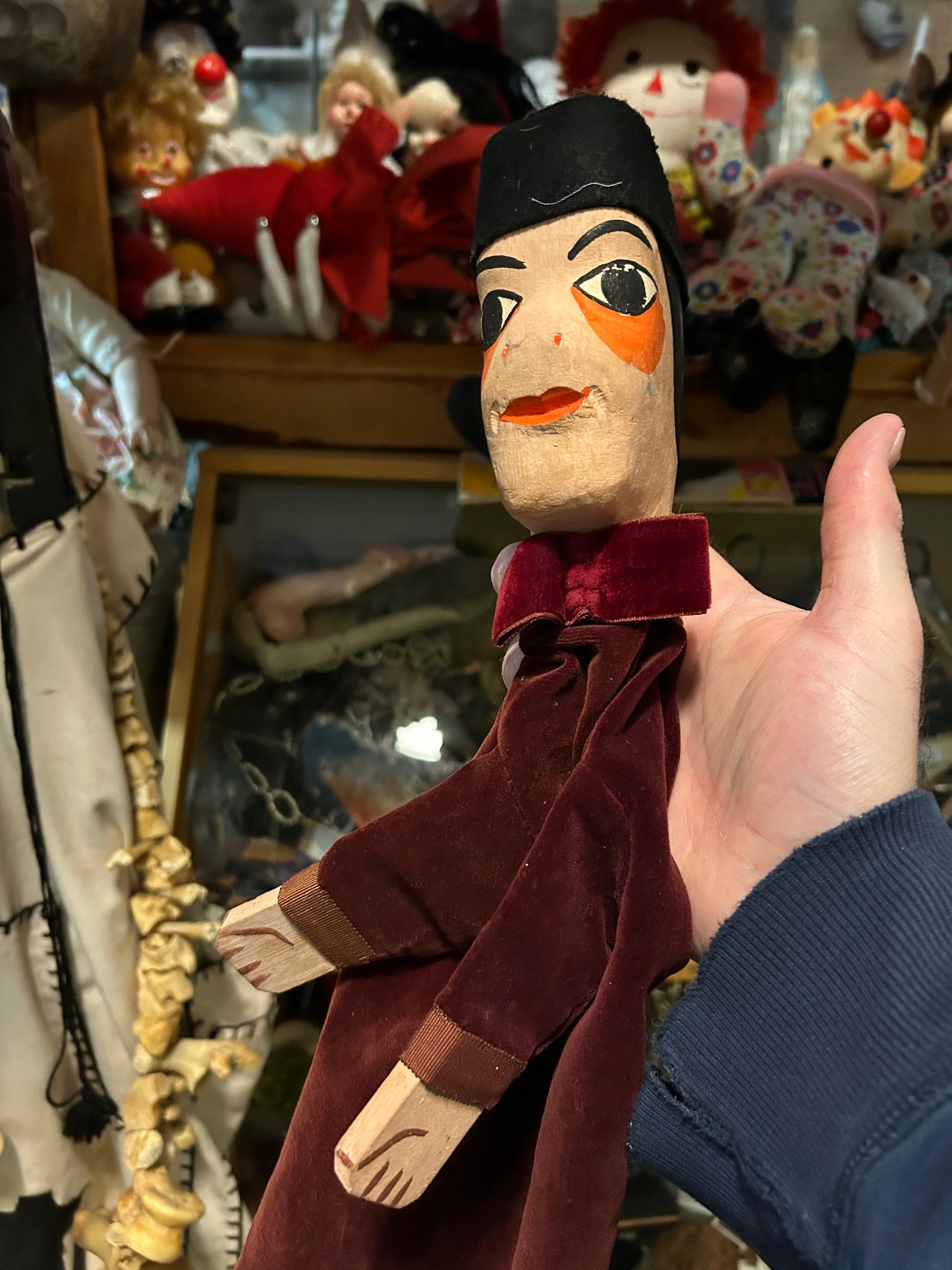 Marionnettes antiques "Guignol et le gendarme".