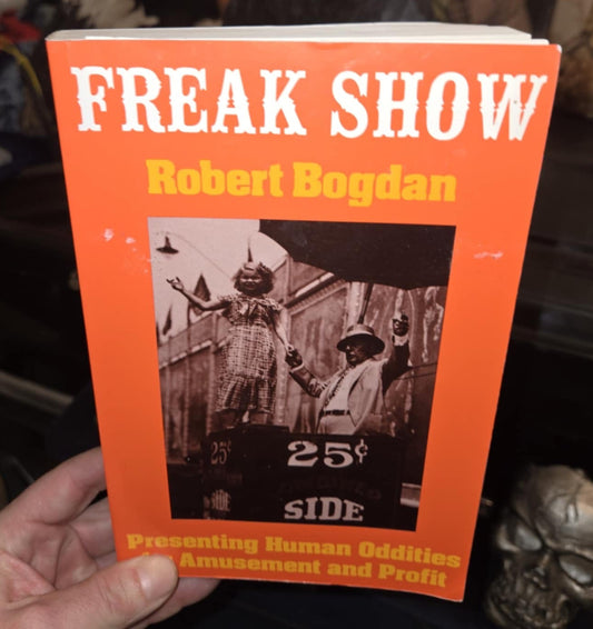 Livre Freak Show (1990)
