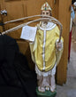 Statue de Saint-Julien avec un fouet de roseaux