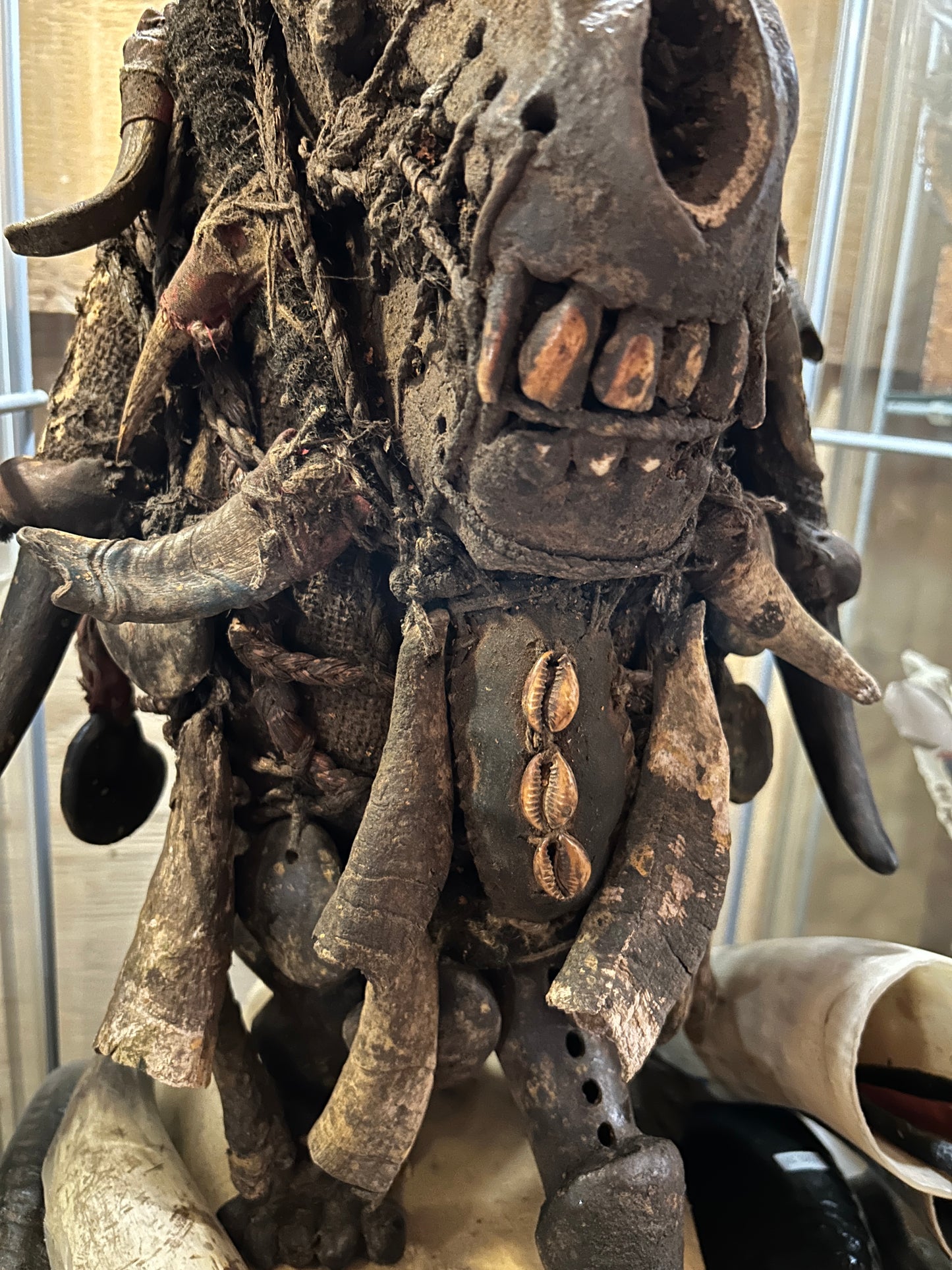Fétiche vaudou unique et antique du Cameroun