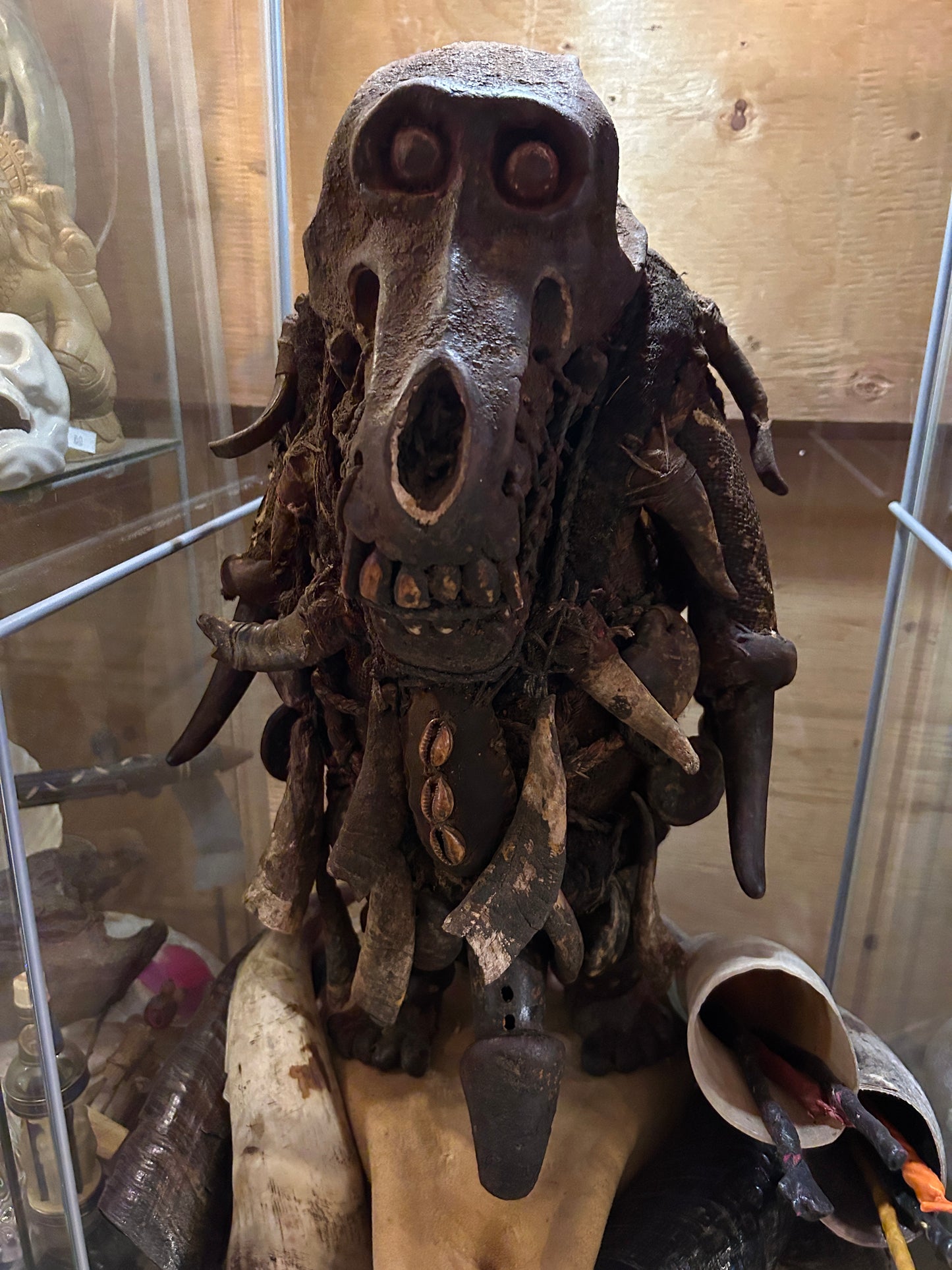 Fétiche vaudou unique et antique du Cameroun