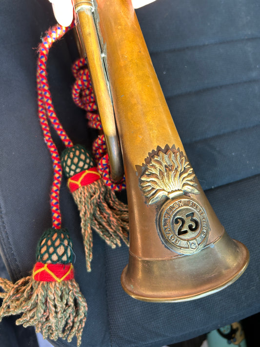 Réplique clairon antique de la Royal Welsh Fusiliers 23rd Regiment