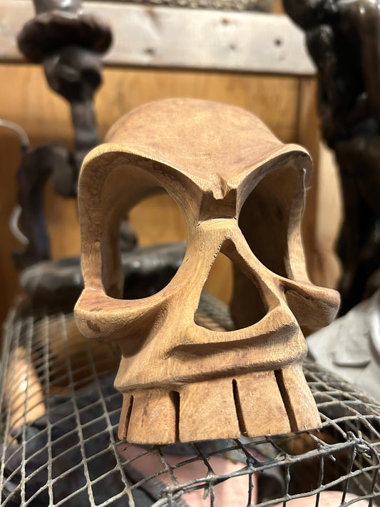 Sculpture crâne en bois