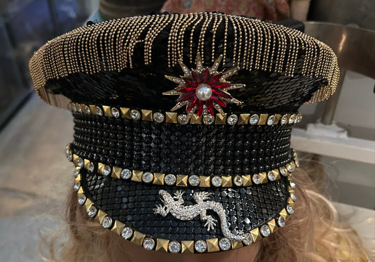 Képi à paillettes