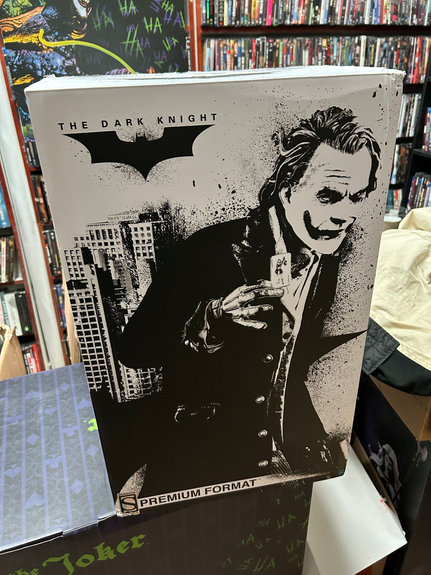 Statue The Joker "The Dark knight" Premium Format Exclusive par Sideshow Collectables