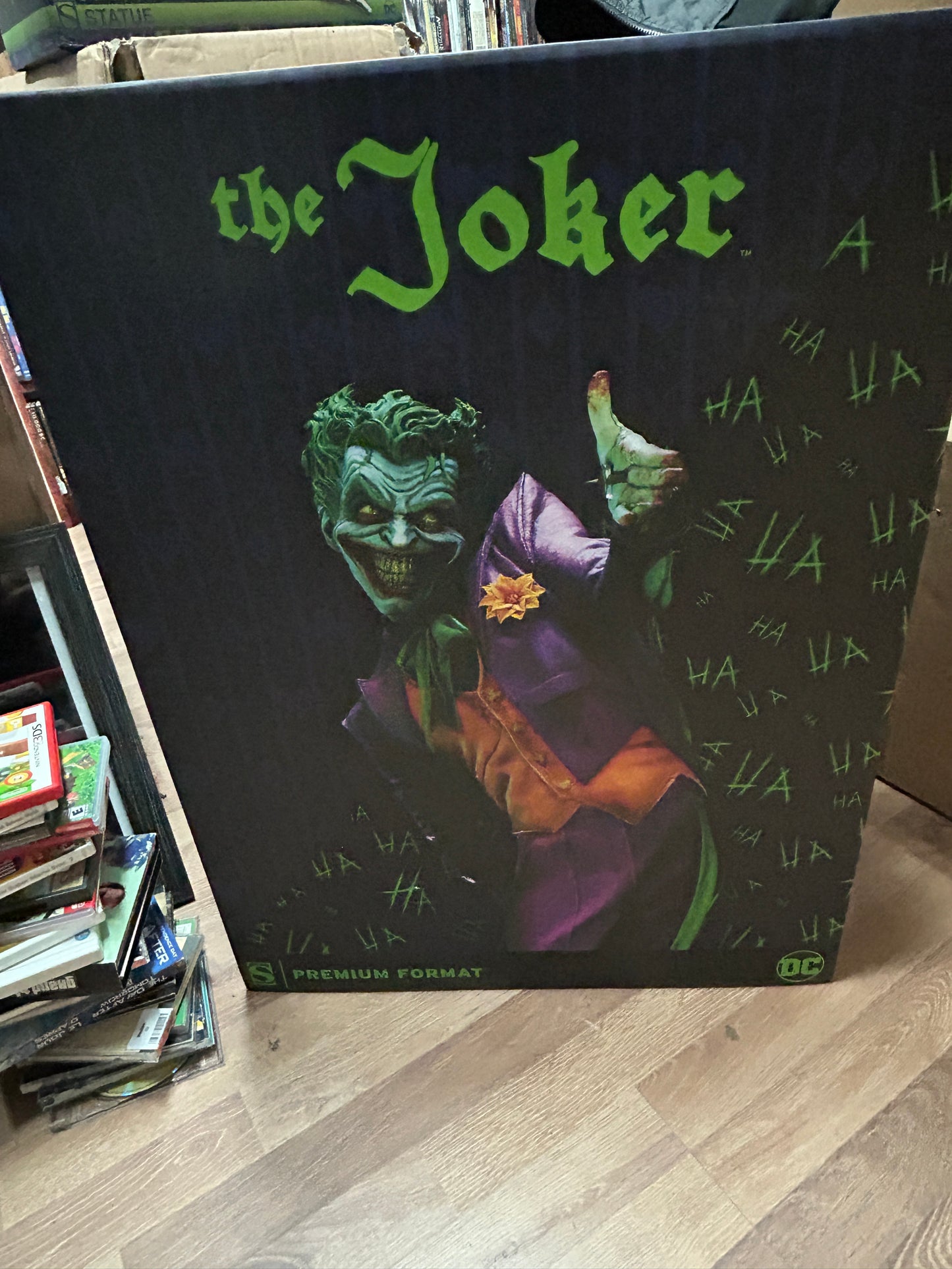 Grande figurine The Joker Premium Format™ de Sideshow Collectibles