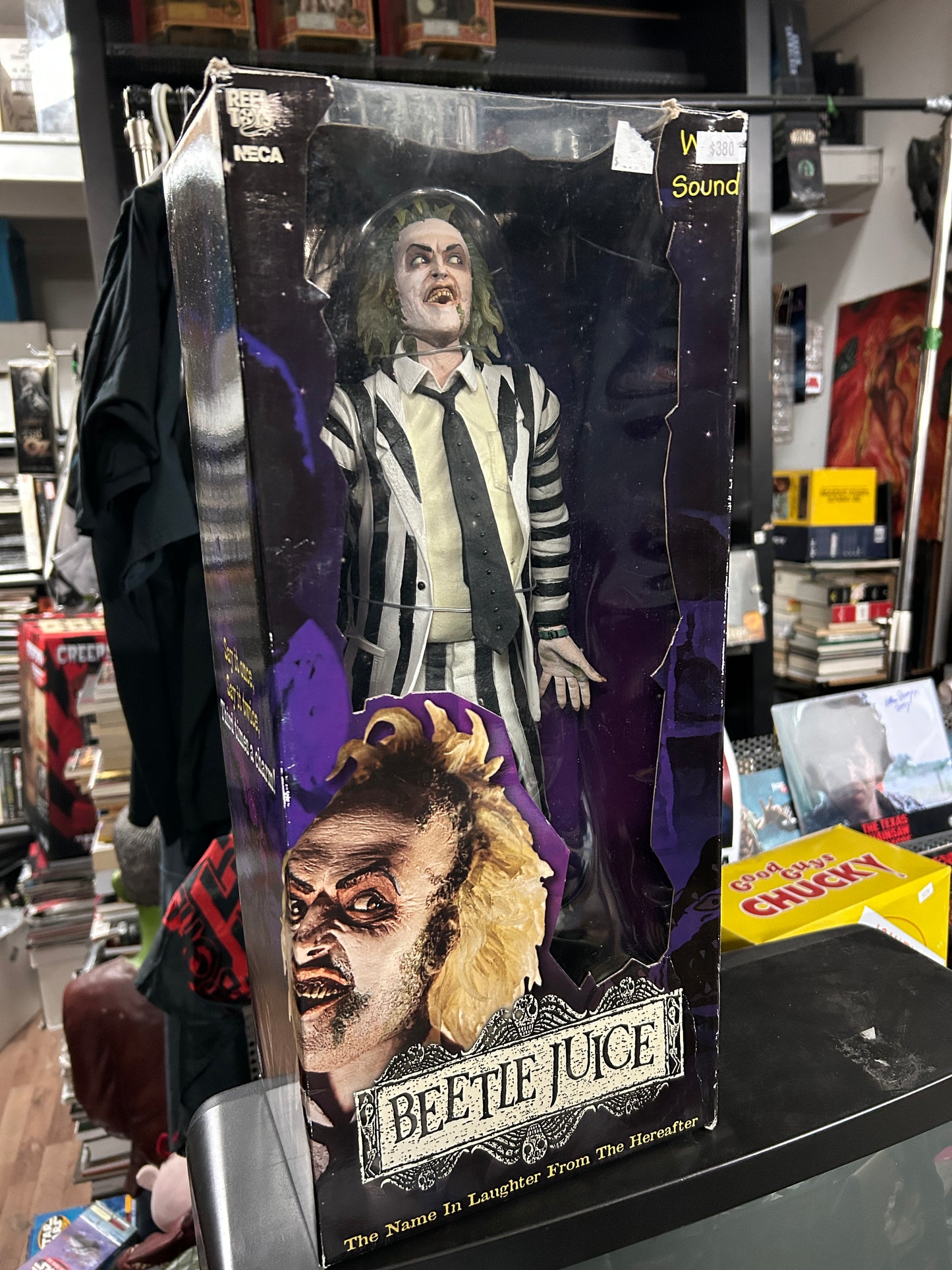 Figurine Beetlejuice 18 pouces de Neca Reel Toys