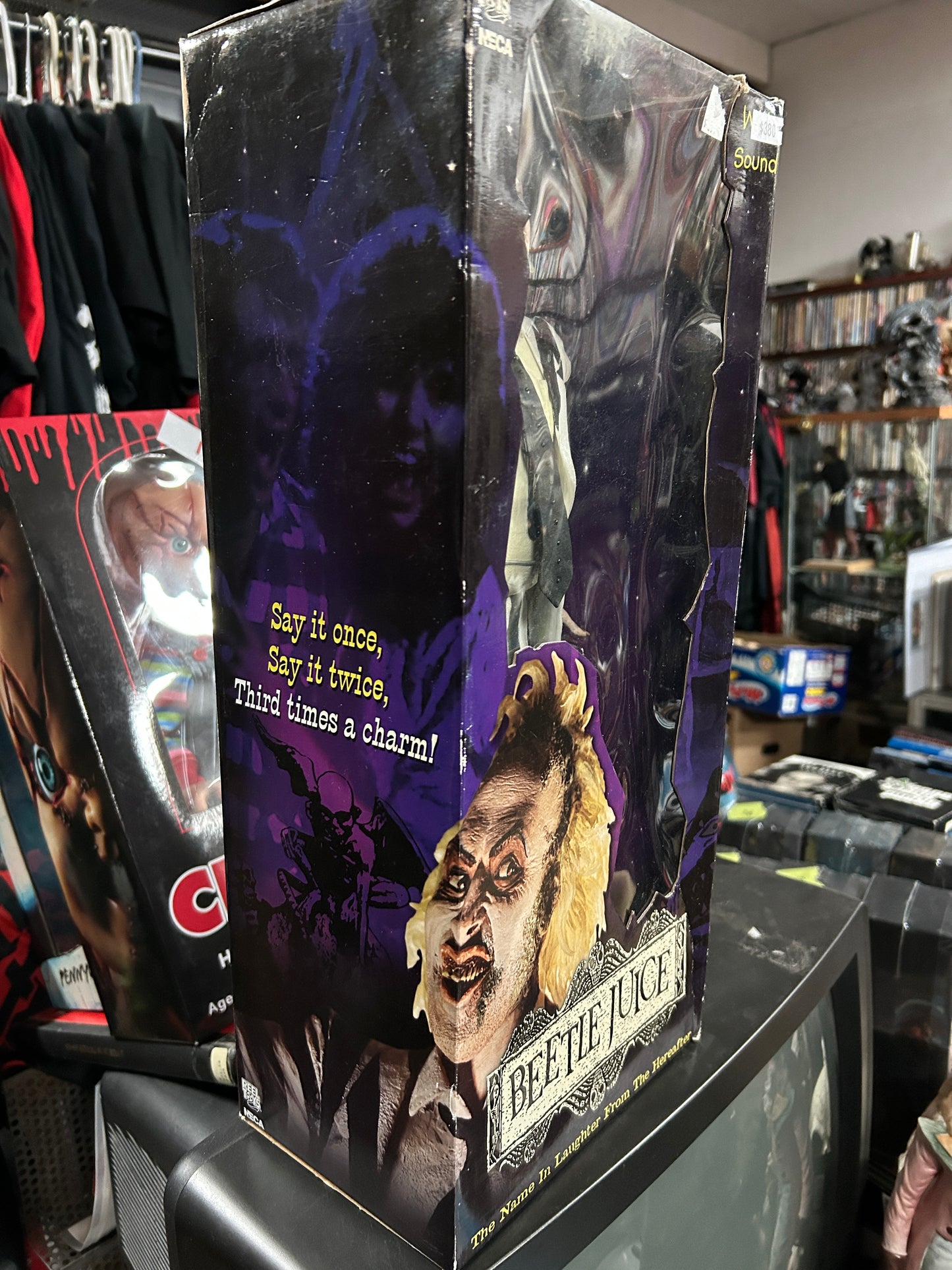 Figurine Beetlejuice 18 pouces de Neca Reel Toys