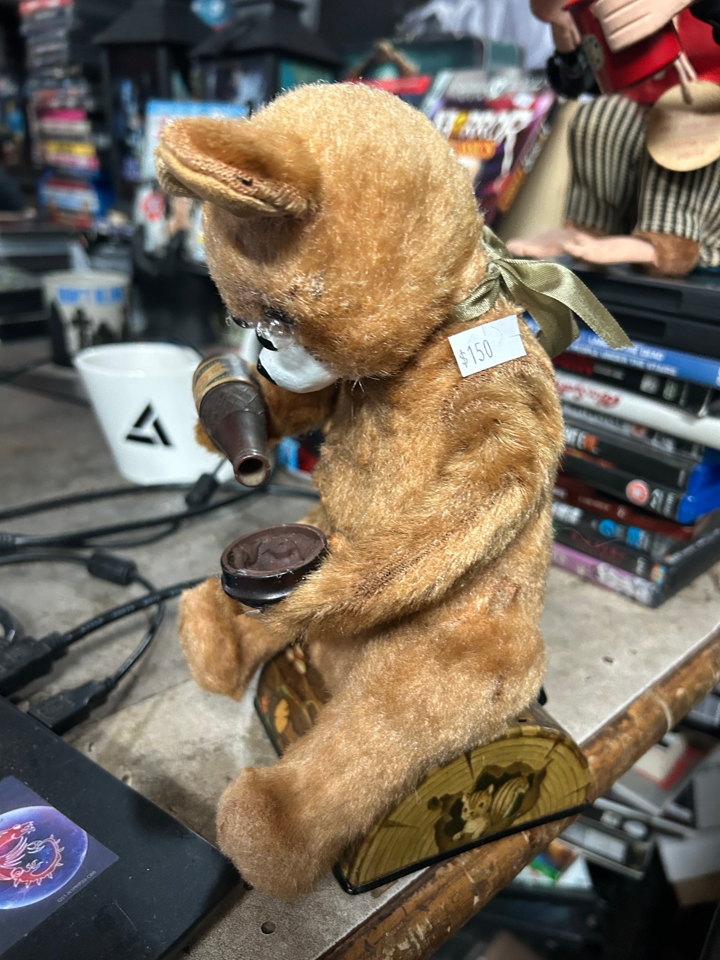Jouet Ours vintage qui boit