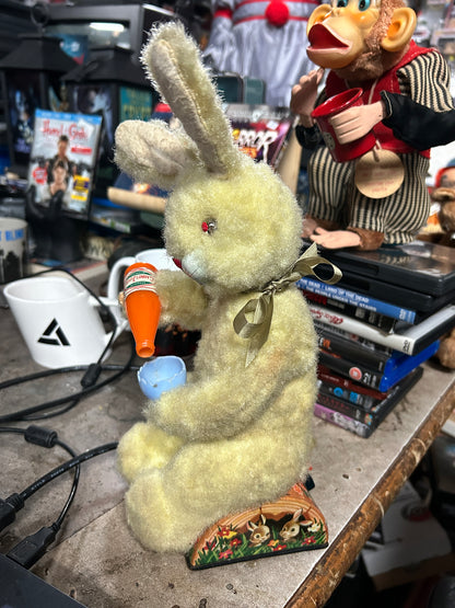 Jouet vintage "Drinking Picnic Bunny"