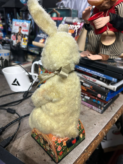 Jouet vintage "Drinking Picnic Bunny"
