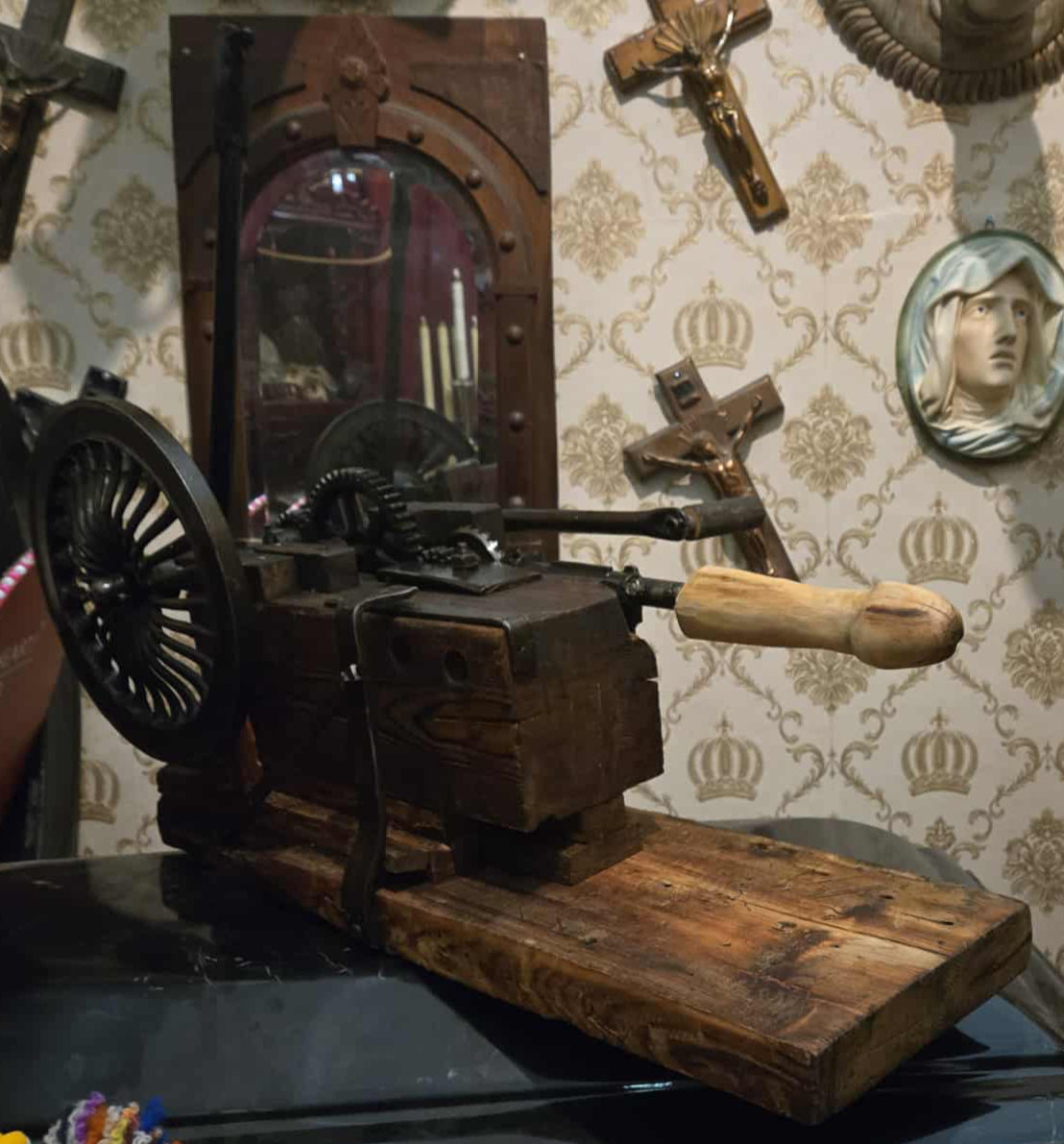 Sex Machine antique et moderne à crinque, par Bill et Christian