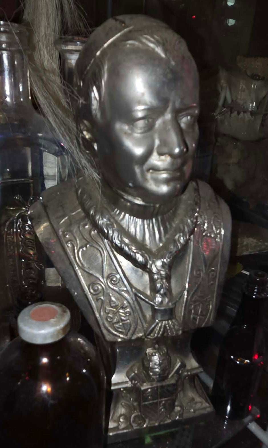 Buste du Pape Pie IX en métal