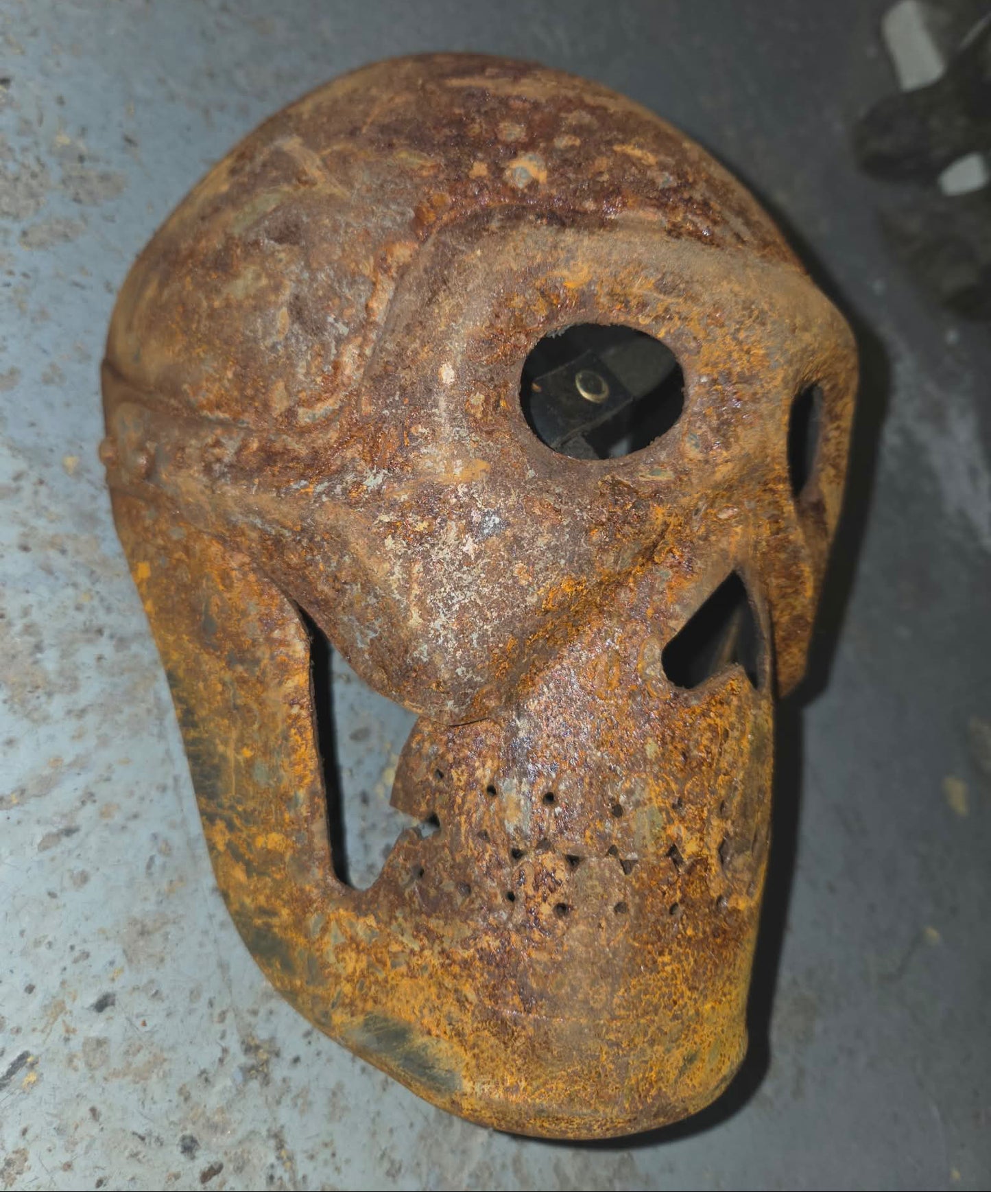 Masque crâne en métal