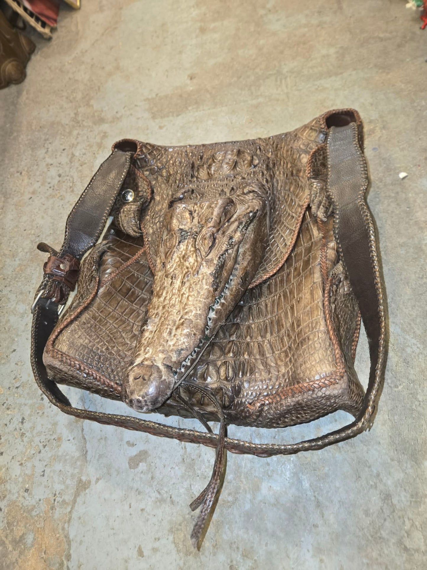 Sacoche vintage crocodile.