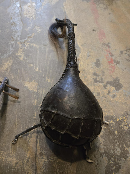 Guitare courge à boucles ramifiée africaine