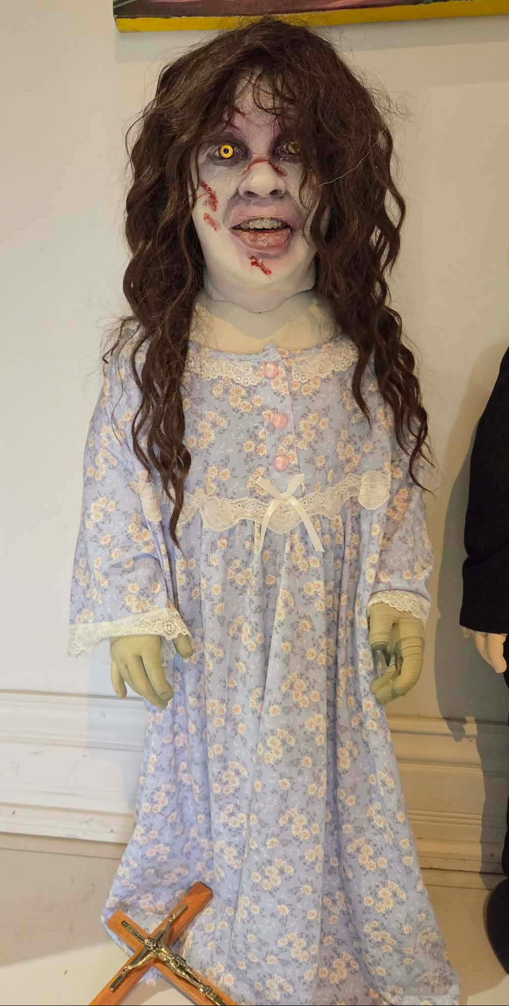 Regan d'Exorcist - pantin articulé créé par un artiste