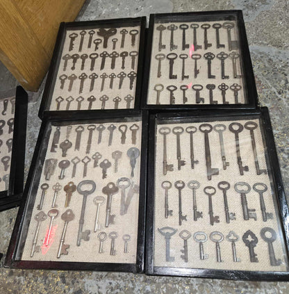 Grande collection de clefs antiques
