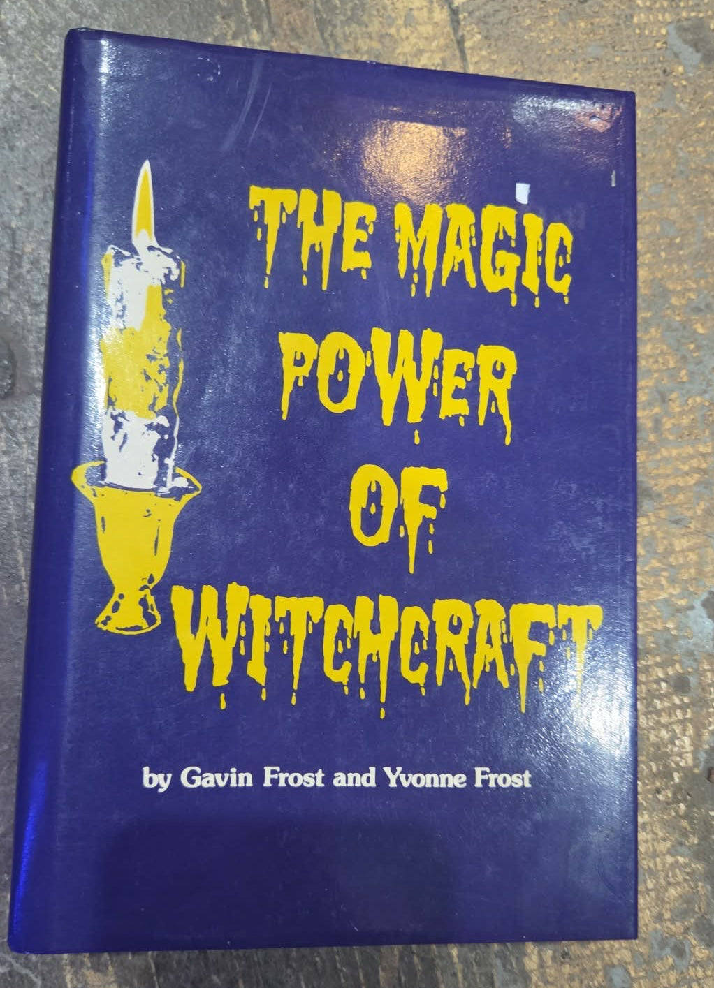Livre édition originale de 1976 de The Magic Power of Witchcraft