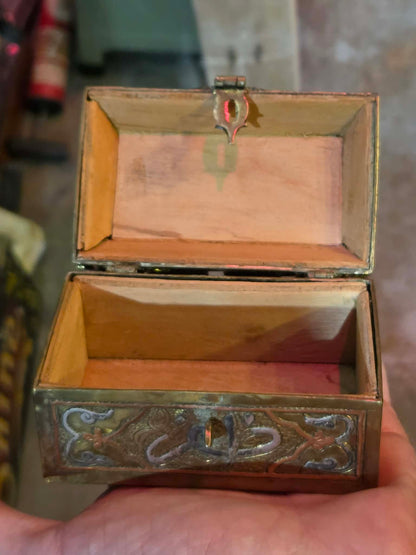 Boite vintage en laiton