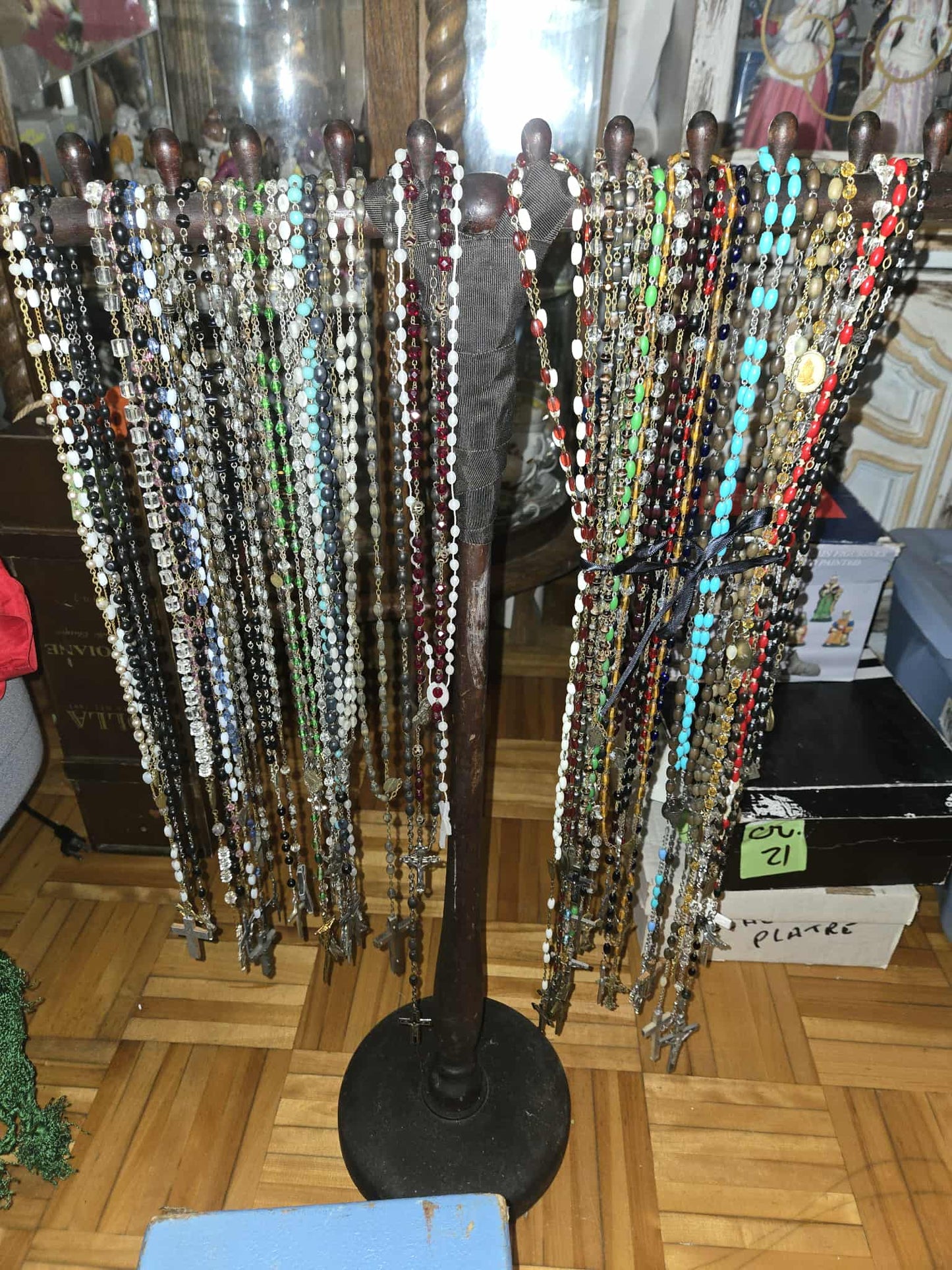 Plusieurs grands chapelets catholiques