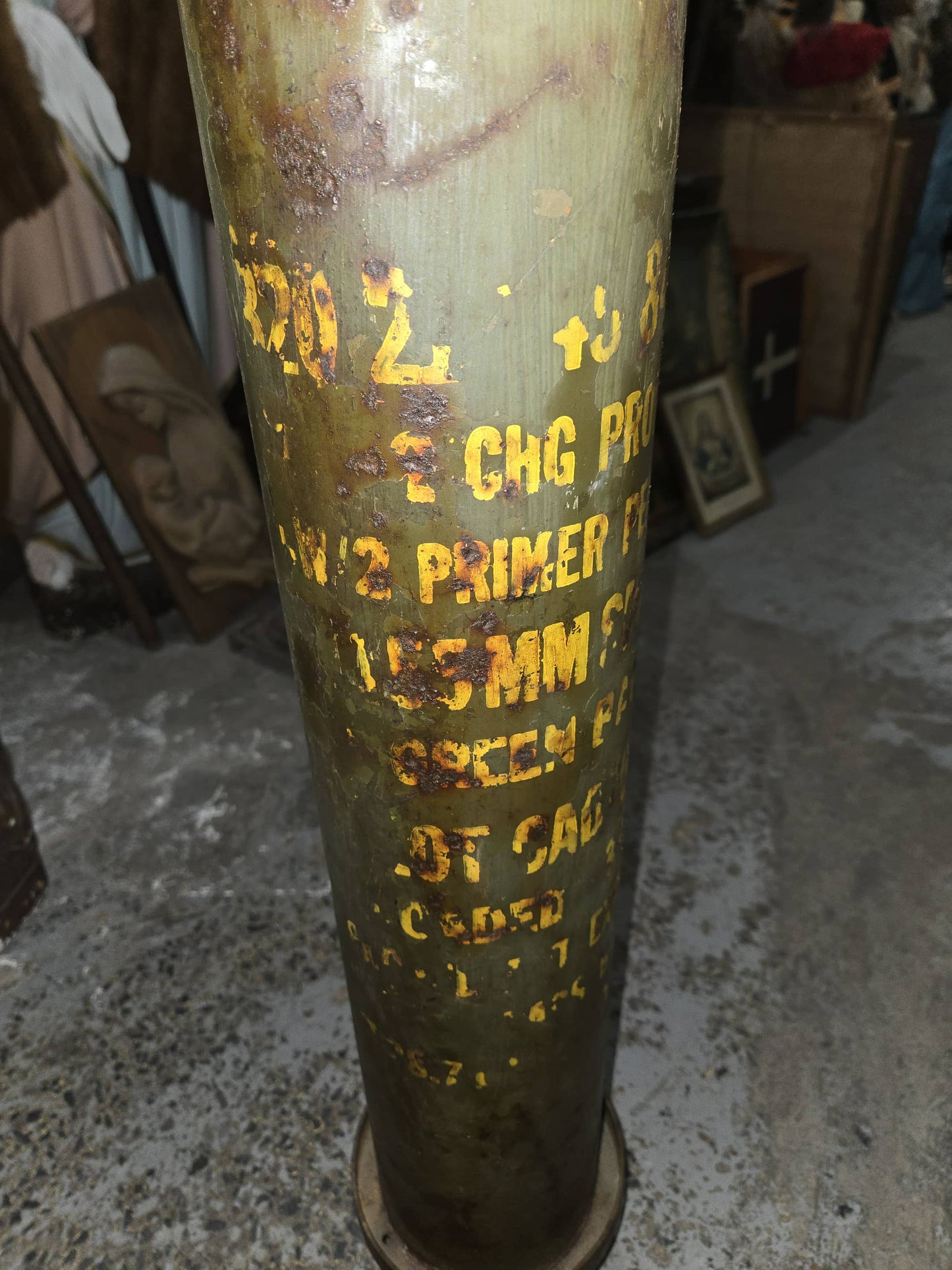 Conteneur métallique pour transport d'obus de 155 mm Howitzer.