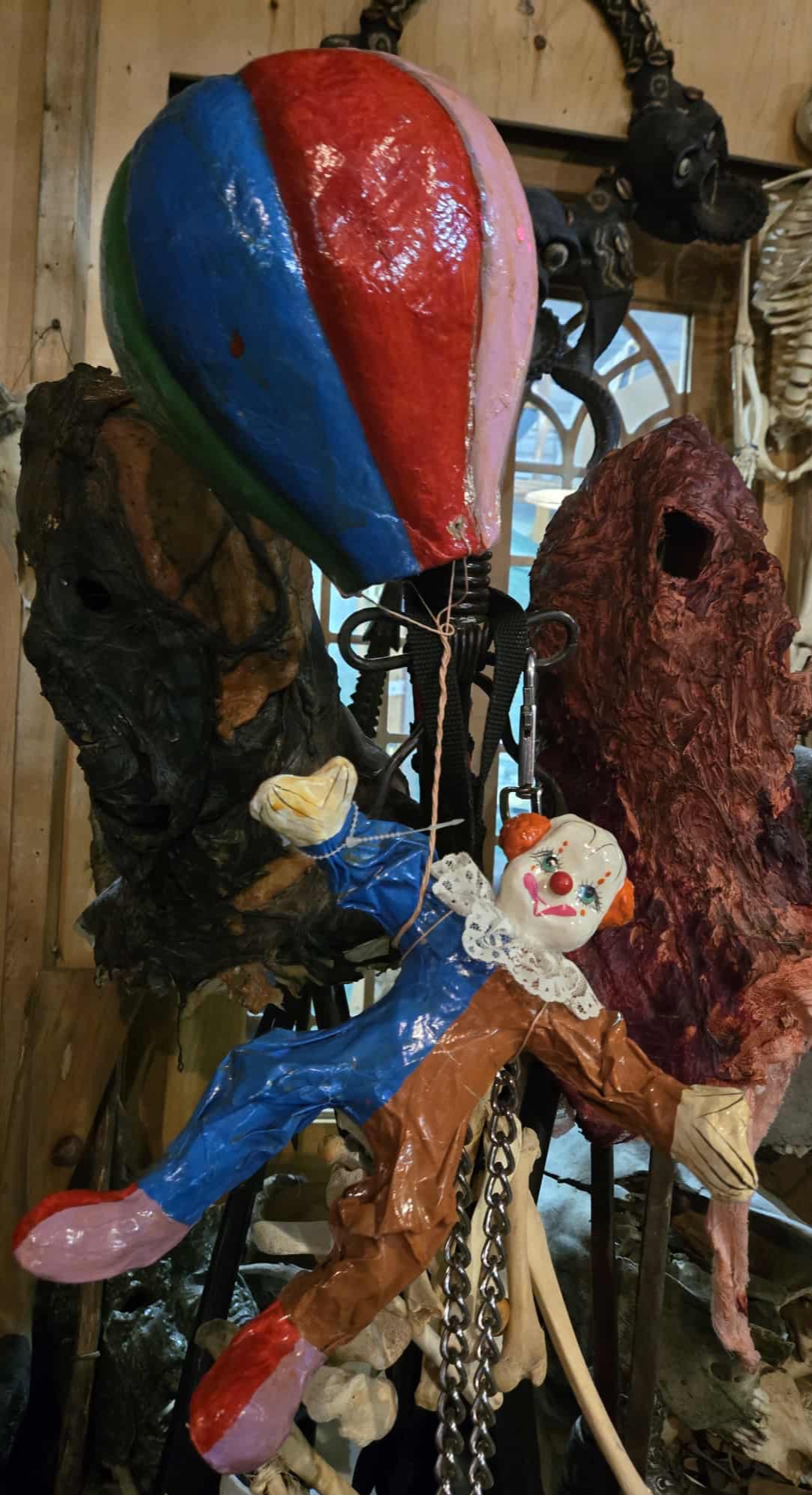 Sculpture clown vintage en papier mâché
