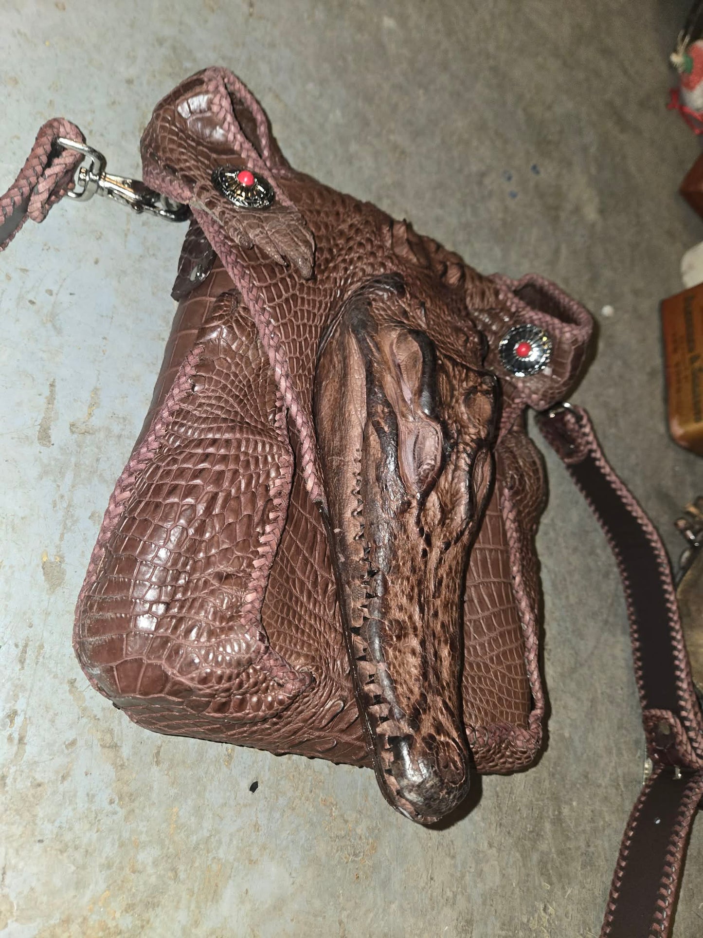 Sacoche vintage en peau de crocodile