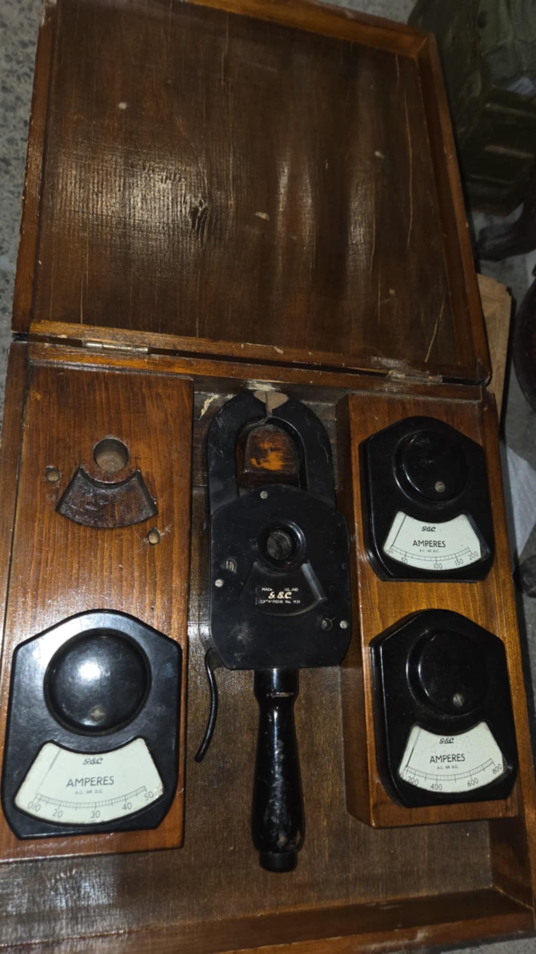 Jeu d'instruments de mesure électriques antique