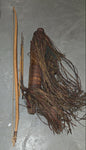 Véritables arc, flèches et carquois autochtones antiques