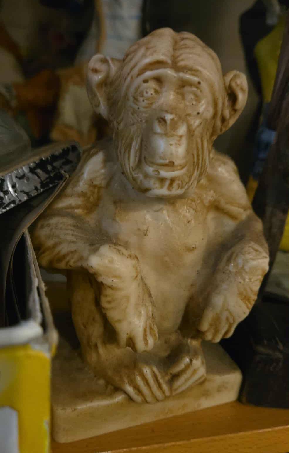 Sculpture antique singe en marbre