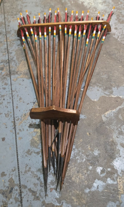 Arc et flèches autochtones antiques