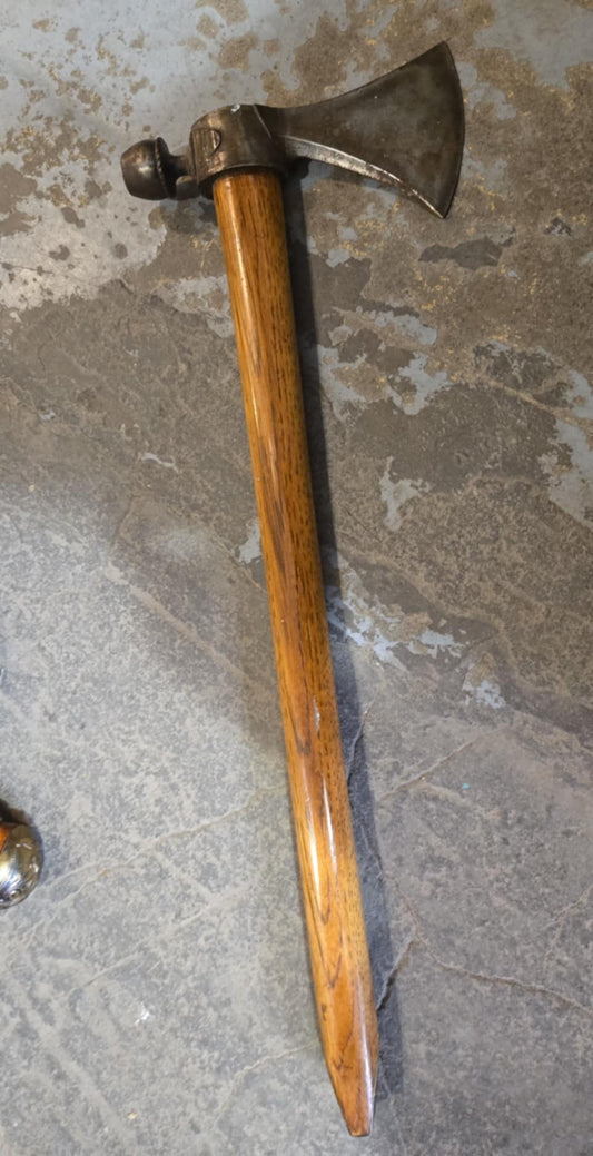 Tomahawk calumet antique