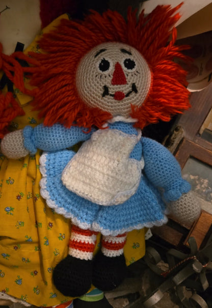 Poupée Raggedy Ann tricotée à la main