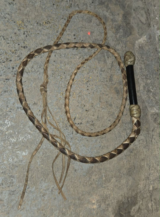Fouet en lanières de cuir
